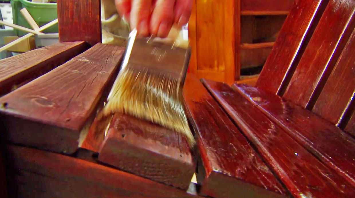 Applting Spar Urethane with Paintbrush 