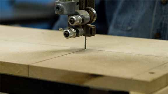 Band saw cutting a perfect circle