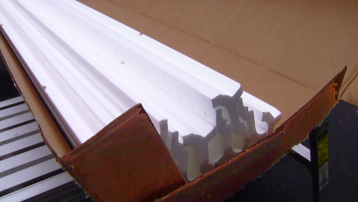 Crown molding in box