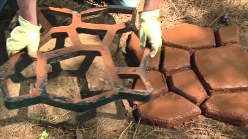 Removing a Quikrete Walkmaker Plastic mold to reveal nicely shaped stones