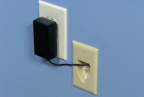 Electrical outlet with cover plate and receptacle 